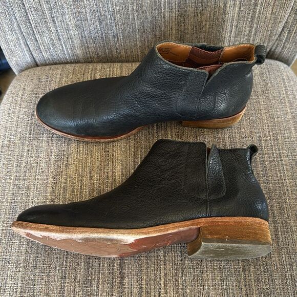 Kork-Ease Black Leather Women’s Ankle Boots Booties Slip On Low Heel Size 9M GUC - Picture 2 of 12